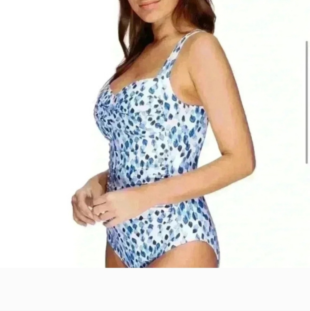 NIP TUCK One Piece Swimsuit Size 6. Like New!! - Picture 2 of 5